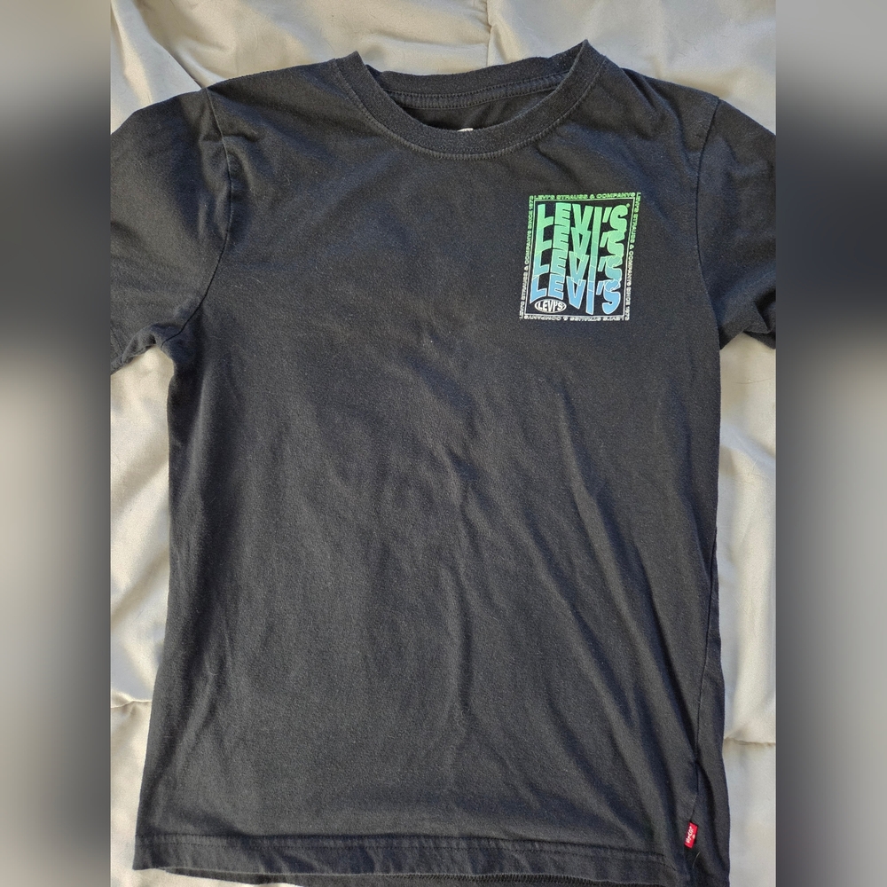 Levi's comfortable Kids Black Graphic T-Shirt. Size 14/16